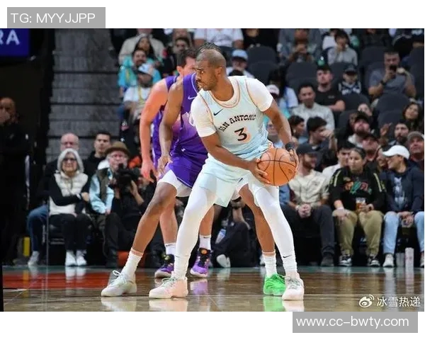 保罗现身赌城观看马刺与雷霆NBA杯半决赛引发关注